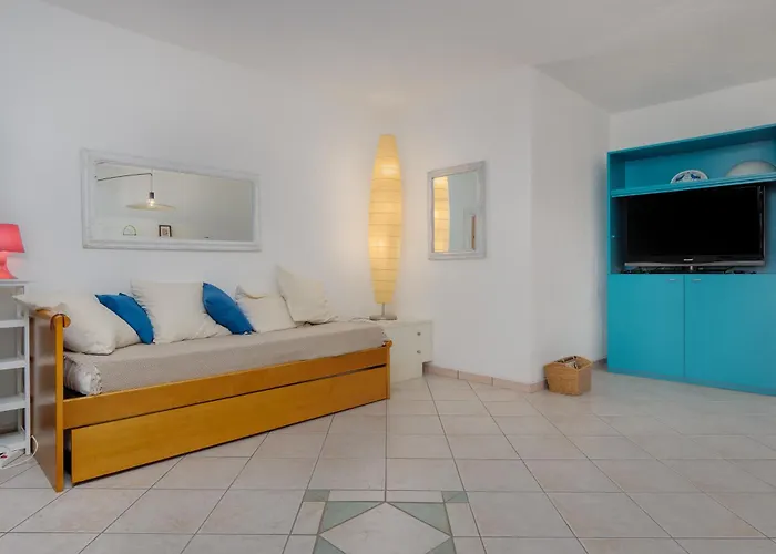 Casa Smeralda By Anthimea Nyaraló Cugnana Verde