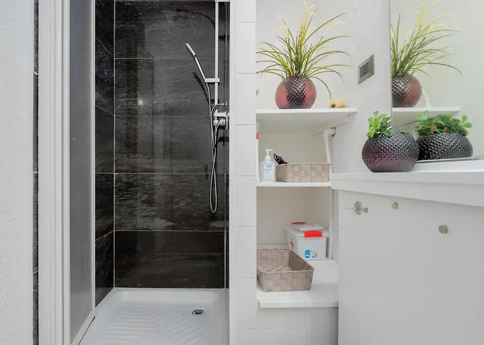 Casa Smeralda By Anthimea Nyaraló *